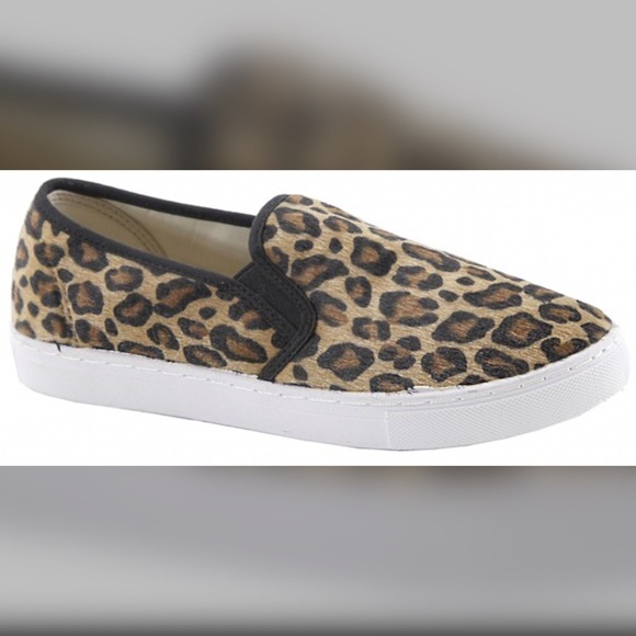 LAST 1! ❤️Amazing Quilted Leopard Sneakers! - Picture 4 of 4